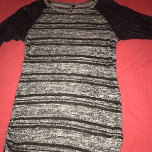 Heartsoul sweater with lace arms💗